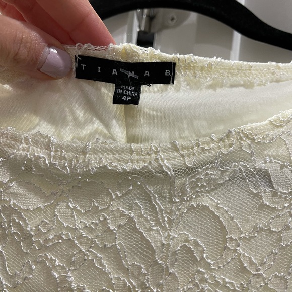 NWT Beautiful Lace Cream Dress - Picture 4 of 5